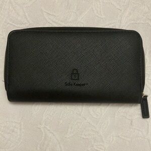 Safe Keeper Black Zip Around Wallet